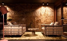 Alexander Charme Hotel